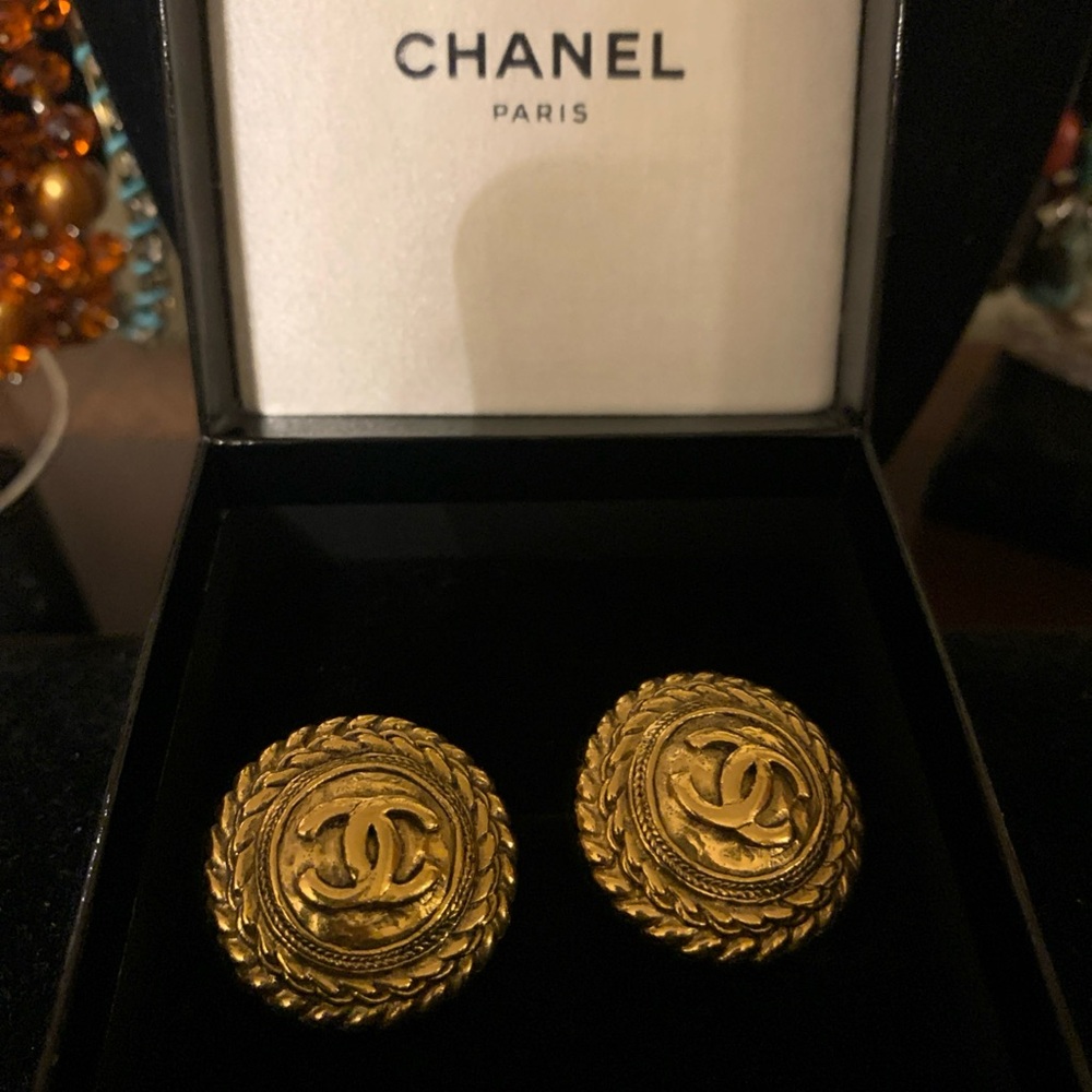 CHANEL CC Logos Round Vintage Clip-On Earrings Gold Tone 29 2854 Authentic